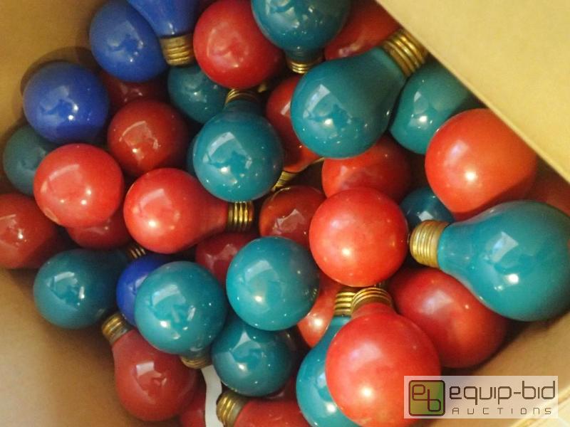 lot 2743 image: Lot of Classic Holiday Lighting Bulbs