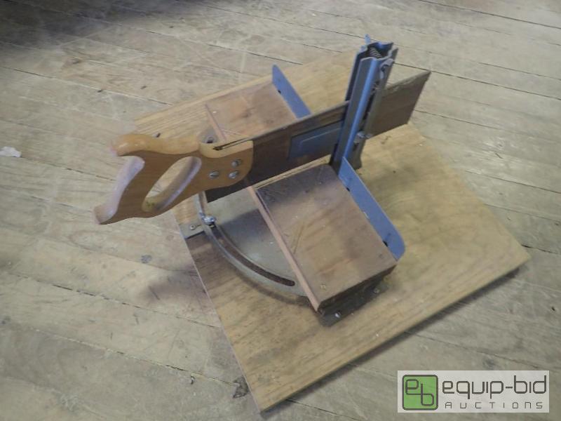 lot 2760 image: Hand Operated Miter Saw