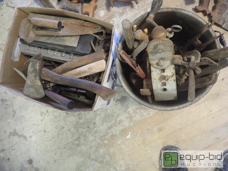 lot 2767 image: Large Lot of Hand Tools
