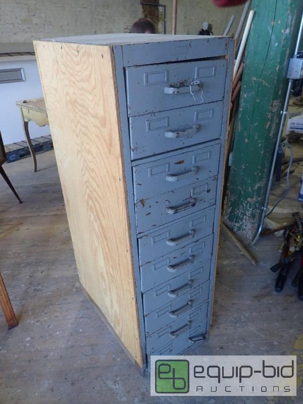 lot 2774 image: Mutli Storage Metal Card Cabinet