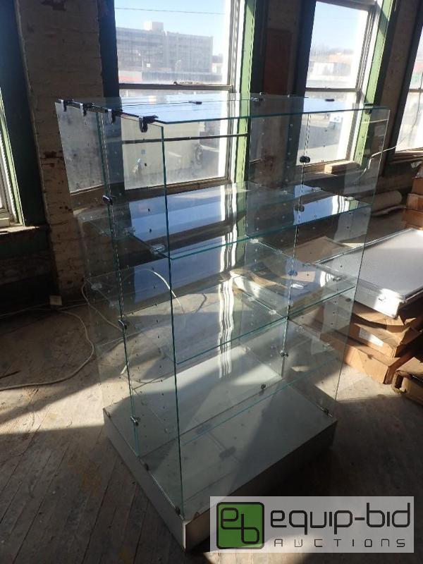 lot 2777 image: 16 Storage Clear Acrilyic Retail Display Stand