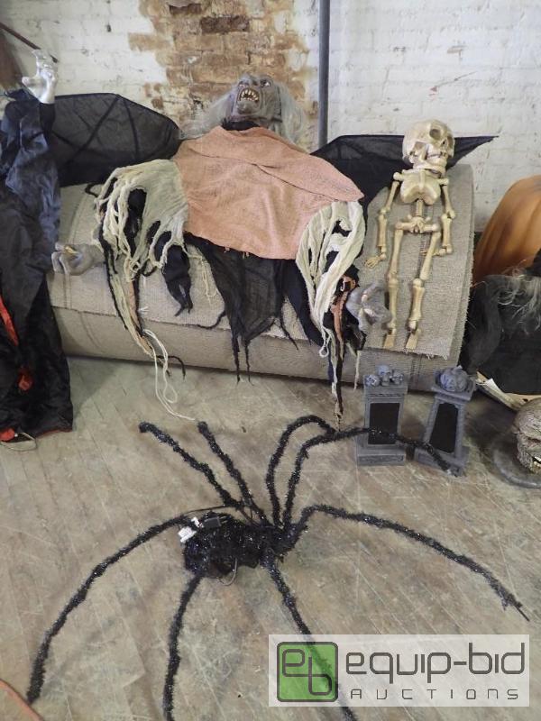 lot 2805 image: Large Lot of Halloween Decore