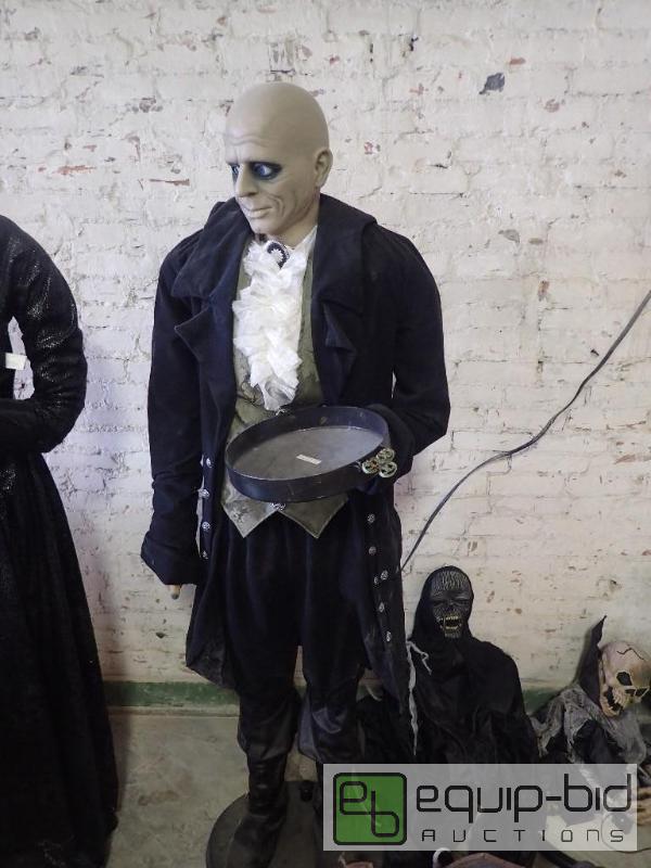 lot 2807 image: Tall Scale Halloween Figure