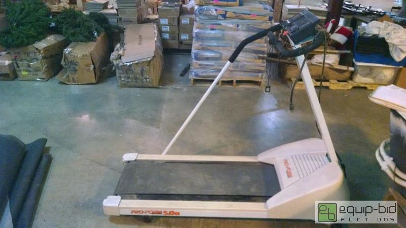 lot 3090 image: Proform Treadmill Auto Incline Customer retur...