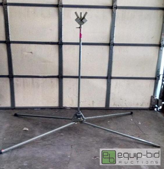 lot 4013 image: Heavy duty industrial sign holder...