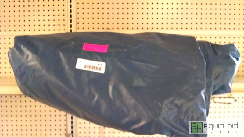 lot 4033 image: 18 x 10 pool cover...