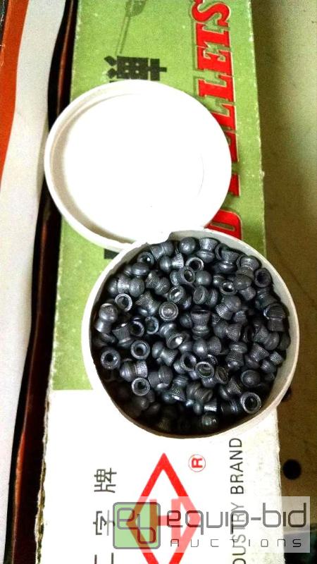 lot 4085 image: Qnty 4000 lead pellets .144 caliber...