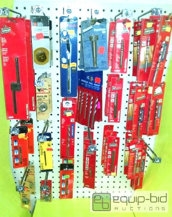 lot 4176 image: Approx 57 pcs screw extractors, drill bits,ta...