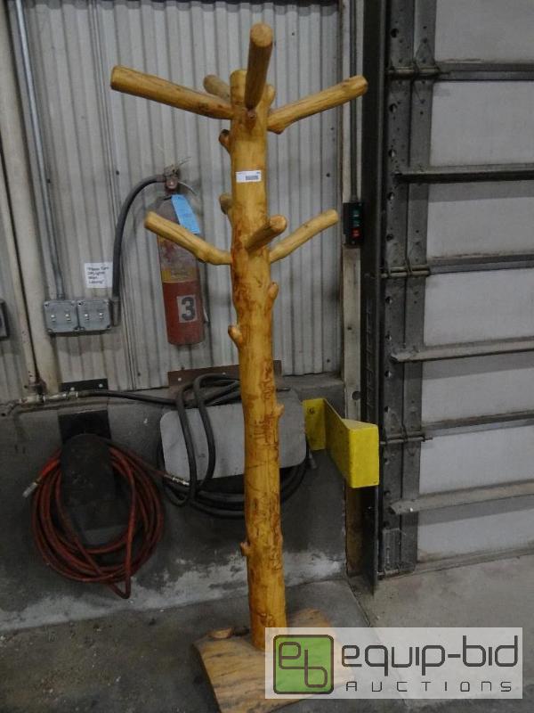 lot 590 image: Rustic tree coat rack.  6ft tall. One arm nee...