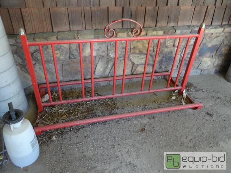 lot 591 image: Re metal bike rack....
