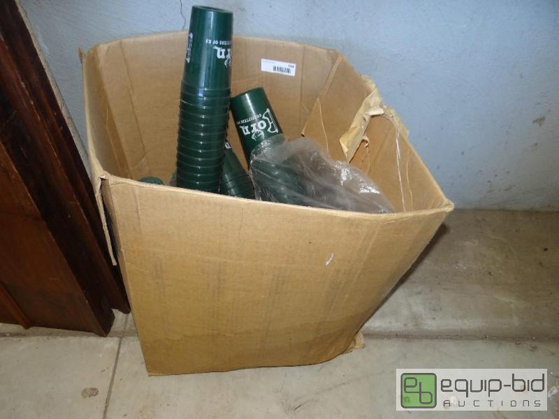 lot 598 image: Large box of new plastic cups....