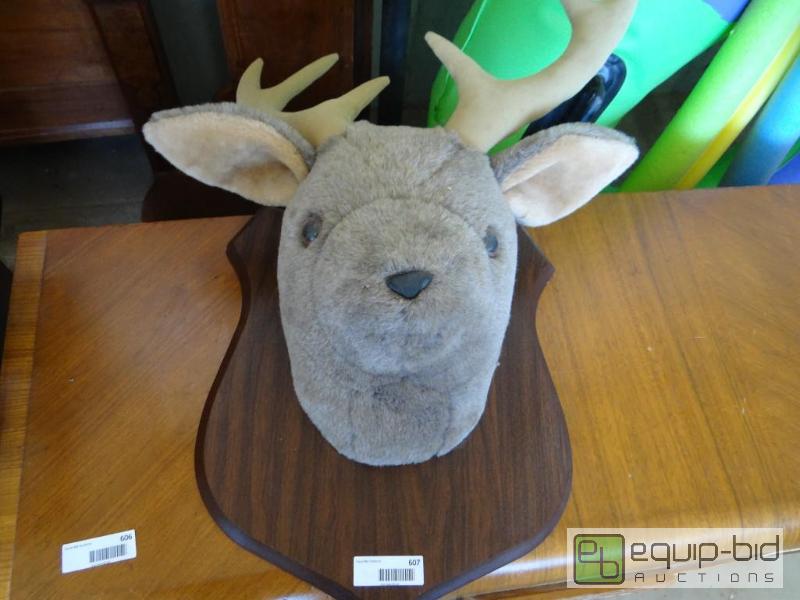 lot 607 image: Fake deer head wall mount....