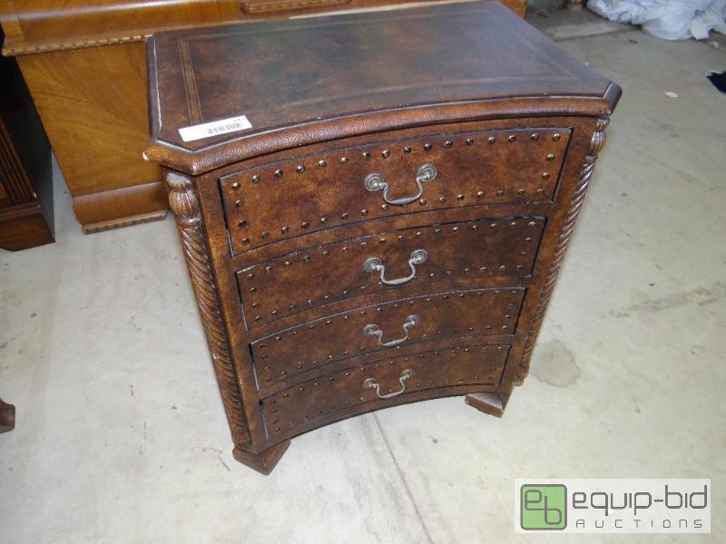 lot 612 image: Small chest of drawers.  21&quot wide x 13&q...