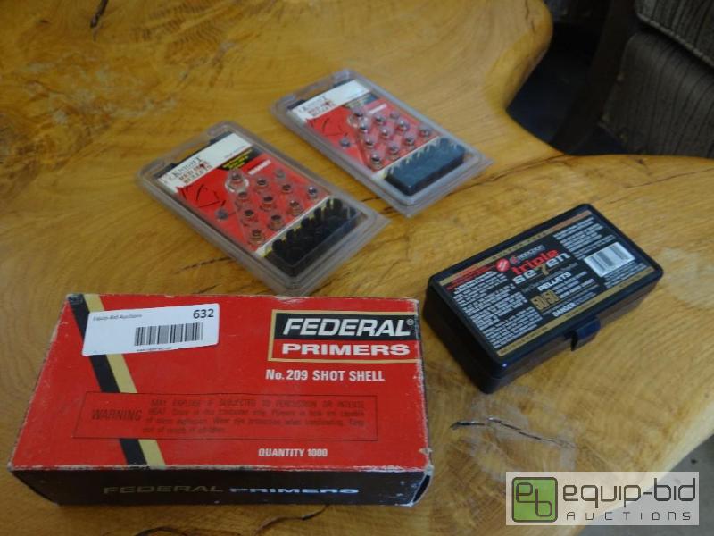 lot 632 image: Box of Federal primers, Triple seven 5050 po...
