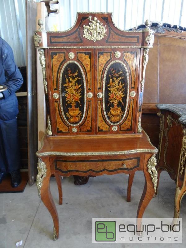 lot 639 image: Beautiful antique wood inlaid cabinet with am...