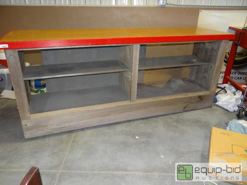 lot 674 image: Very nice looking barn wood showcase with gla...