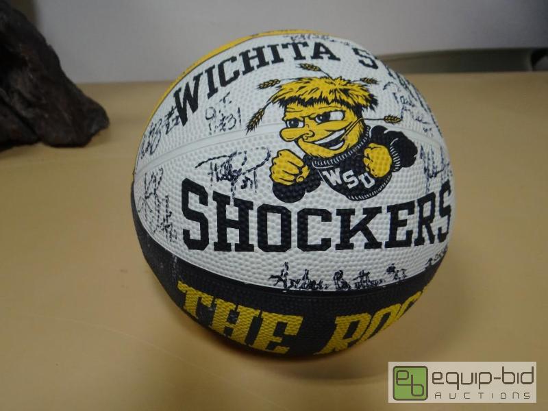 lot 692 image: WSU Shockers basketball 2006-2007 signed by p...