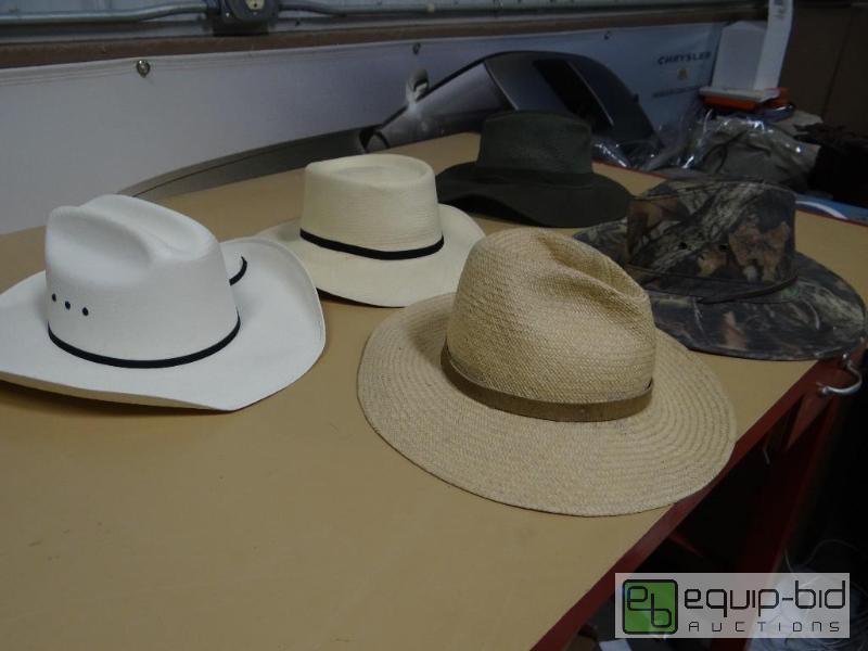 lot 695 image: Lot of 5 various hats....