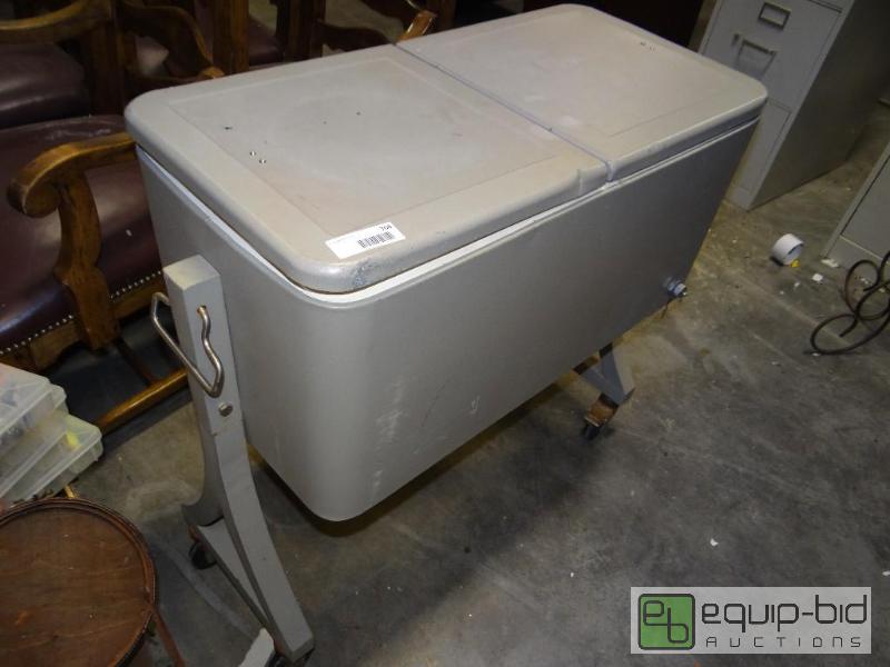 lot 708 image: Patio cooler on wheels....