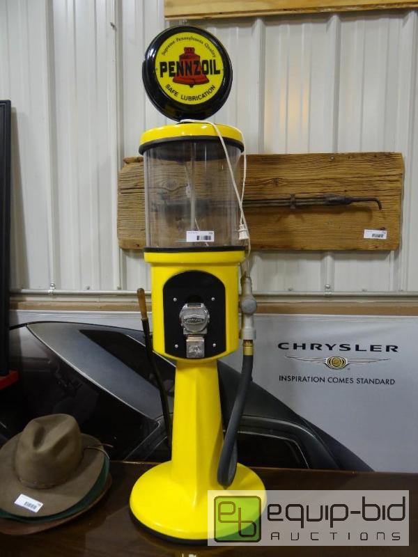 lot 747 image: Pennzoil&nbspgas pump gumball machine.  48&q...
