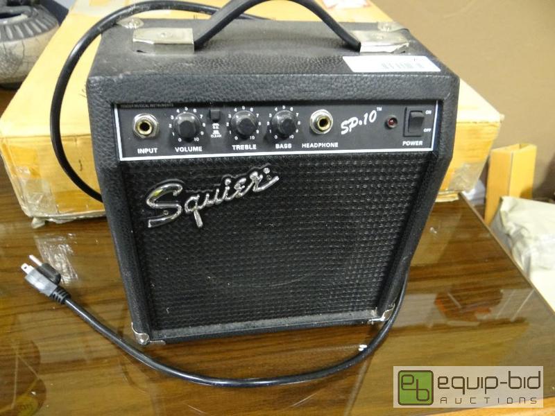 lot 751 image: Squier&nbspsp-10 guitar amp....
