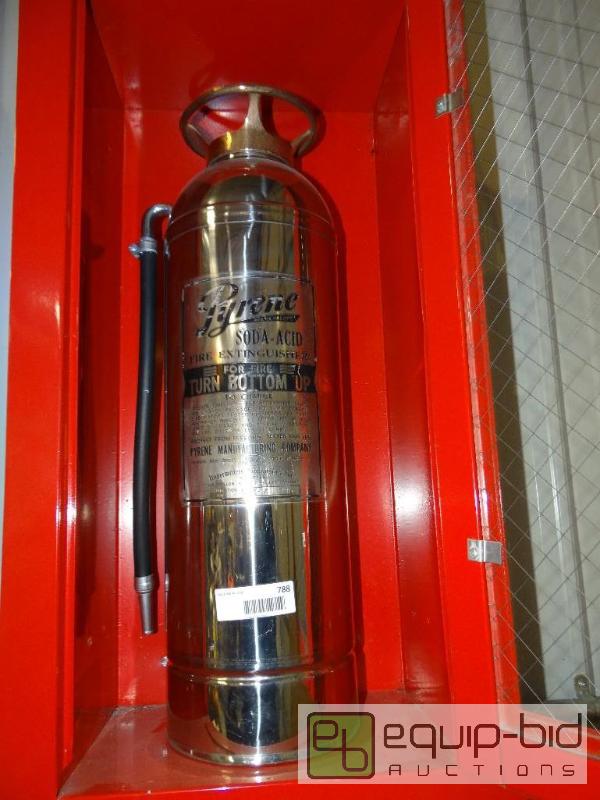 lot 788 image: Antique Pyrene&nbspsoda-acid fire extenguish...