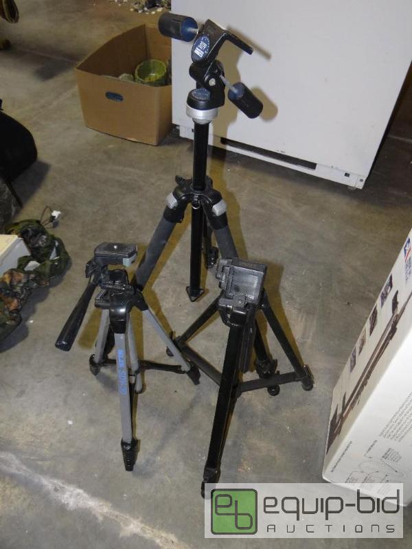 lot 809 image: Lot of 3 camera tripods....