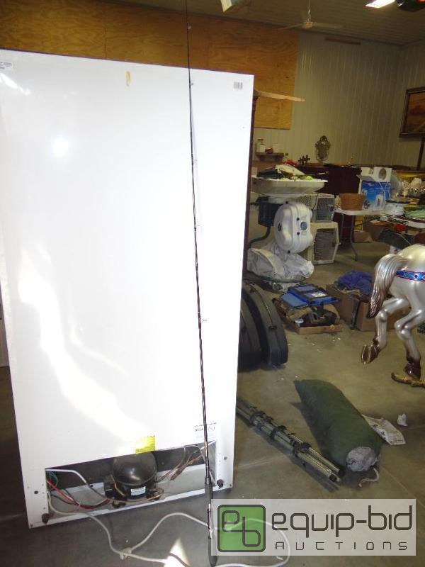 lot 828 image: Custom made fishing rod in case.  66&quot l...