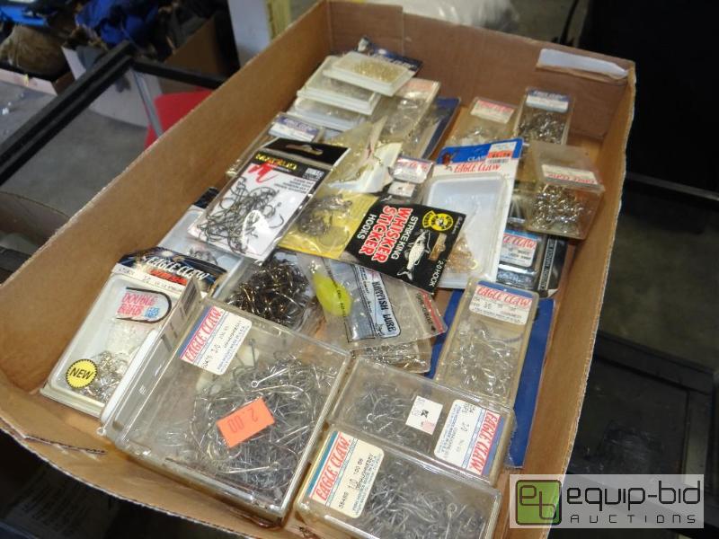 lot 830 image: Large lot of new fishing hooks. Various sizes...