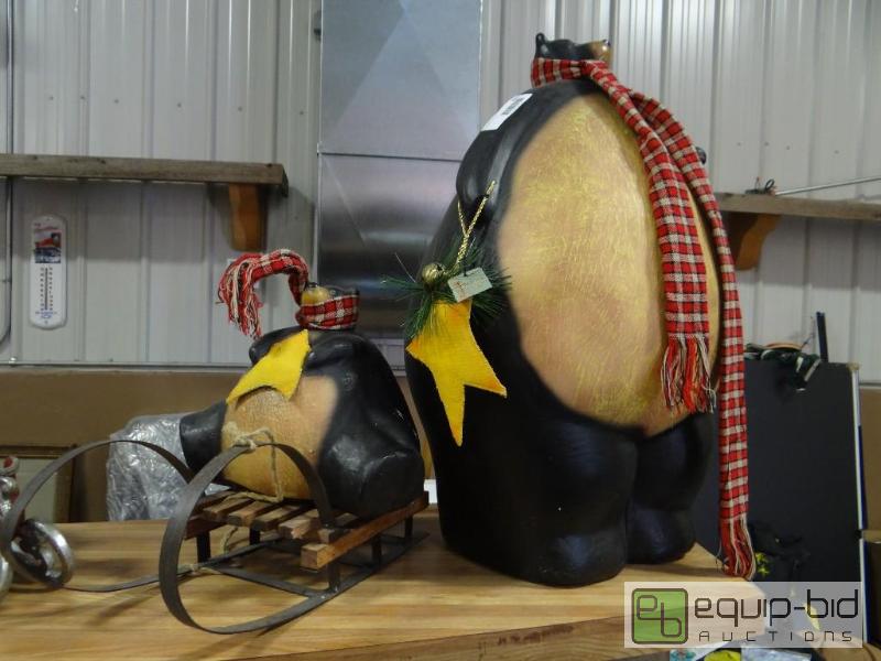 lot 863 image: Small and large bear statue with sleigh....