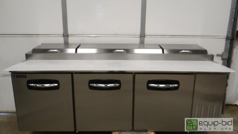 lot 128 image: New Master Built 93 Refrigerated Pizza Prep Table