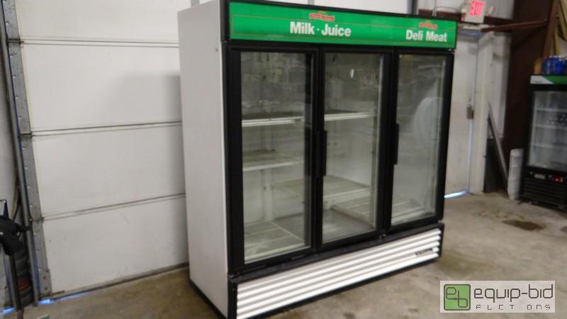 lot 135 image: True 72 3 Door Display Cooler With Shelving