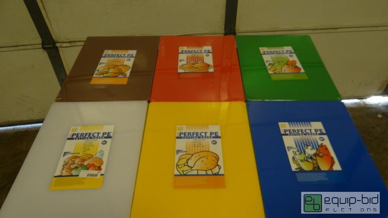 lot 153 image: New The Perfect PE Color Coded Set Of 6 Cutting Boards