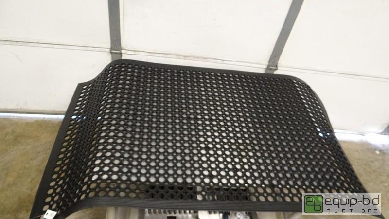 lot 176 image: (1) New Johnson Rose Grease Resistant 36x60 Rubber Anti Fatigue Mat
