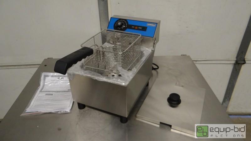 lot 191 image: New UniWorld 10L12Lb Countertop Fryer