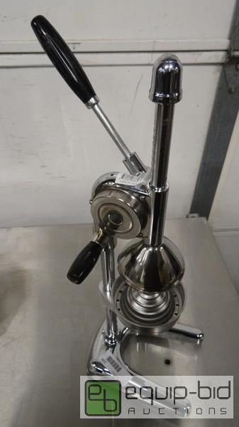 lot 220 image: New Johnson Rose Citrus  Juicer