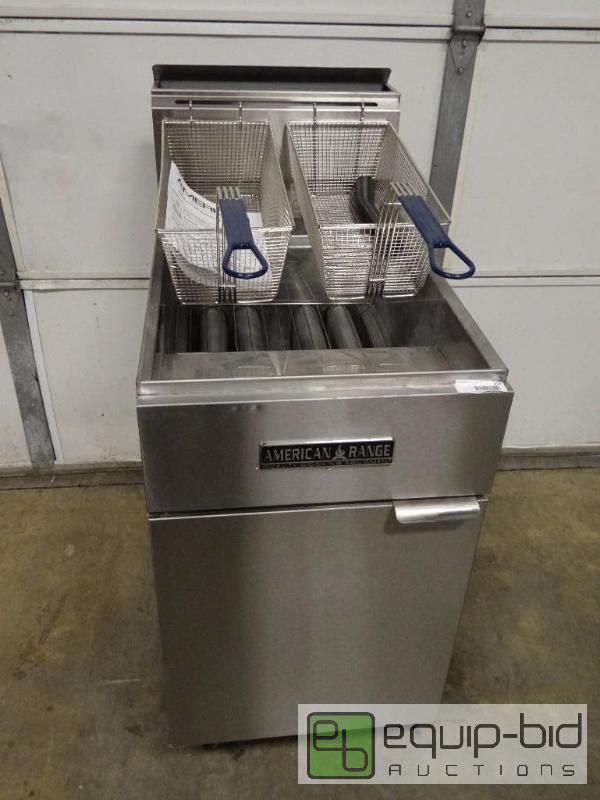 lot 253 image: Brand New American Range 75lb 2 Basket Fryer