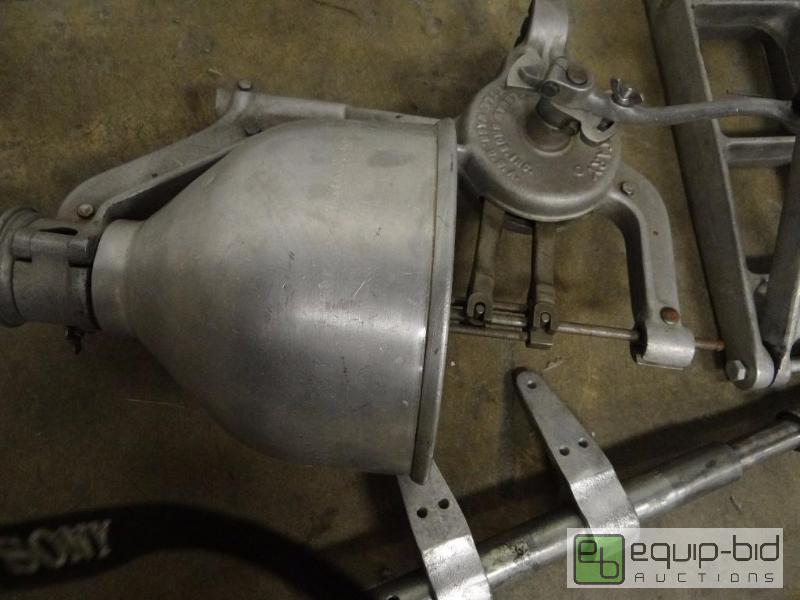 lot 255 image: Belshaw Fryer Mount Donut Dropper System