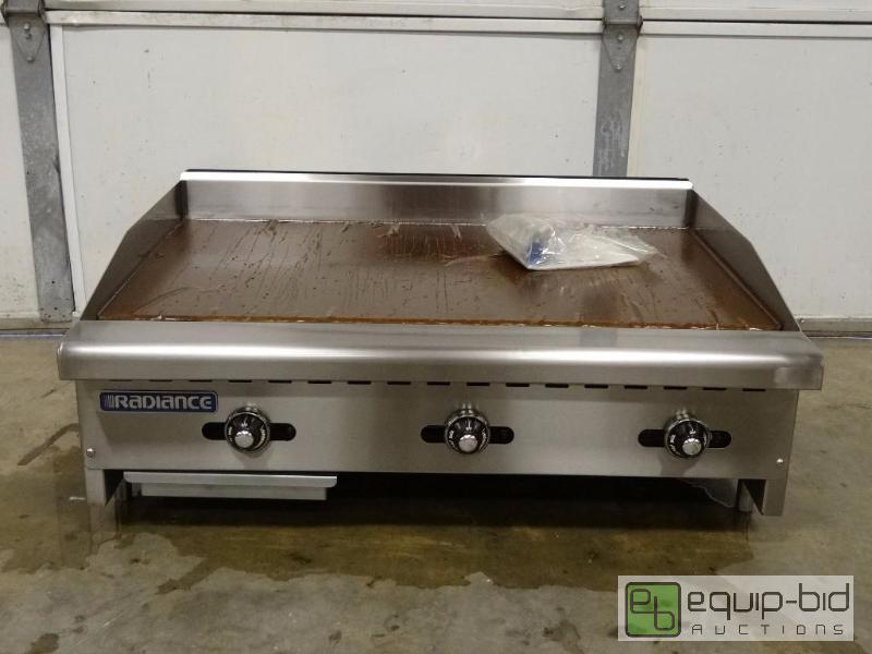 lot 257 image: New Radiance 36 Inch Flat Top Griddle