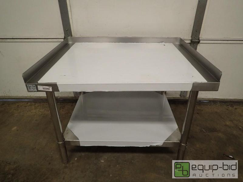 lot 302 image: 36 x 30 All Stainless Equipment Stand