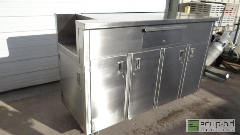 lot 327 image: New 72 All Stainless Chefs Station