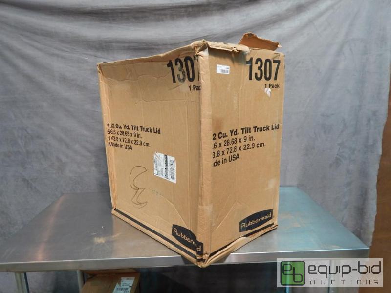 lot 3480 image: Rubbermaid Tilt Truck Lid