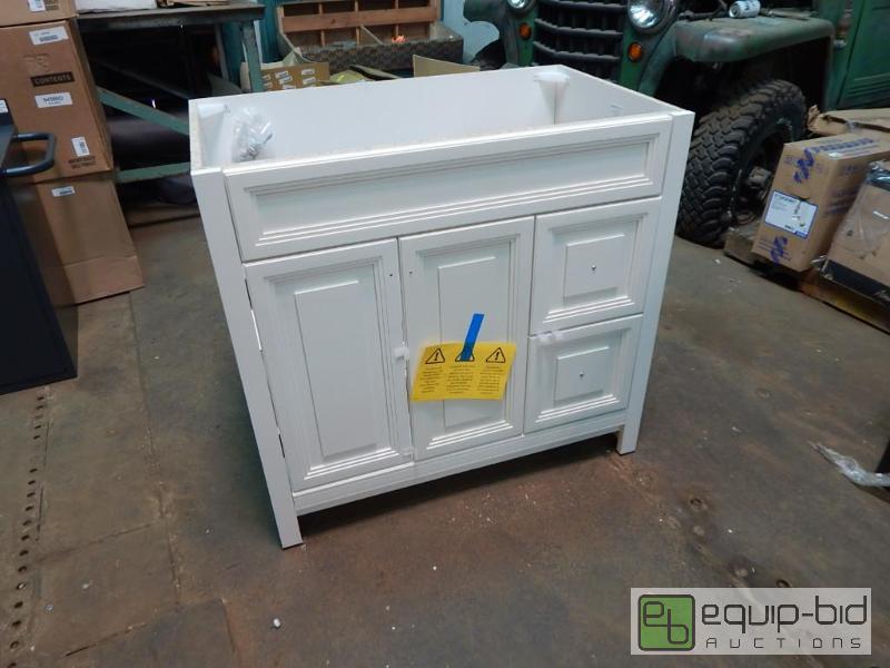 lot 3523 image: Home Decorators 36 Vanity