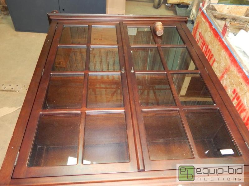 lot 3528 image: Glass Door Cabinet