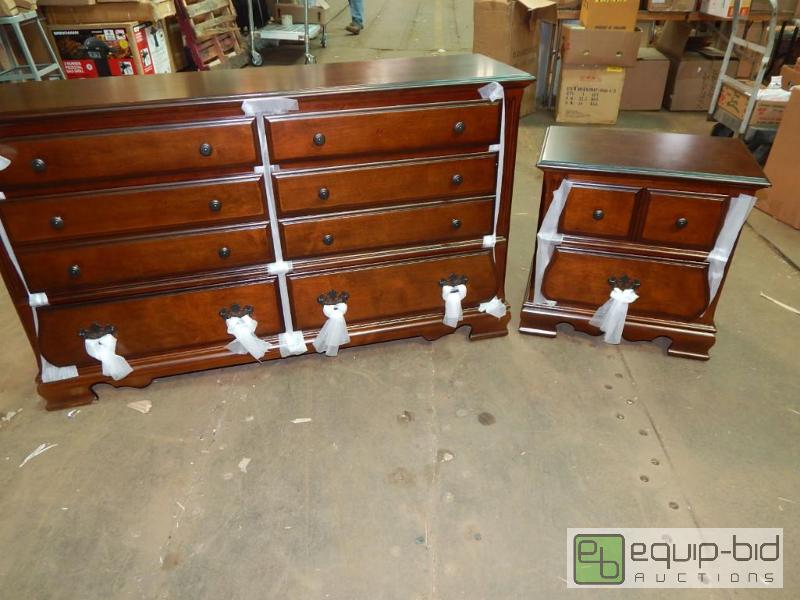 lot 3537 image: MYCO Dressor and Nightstand