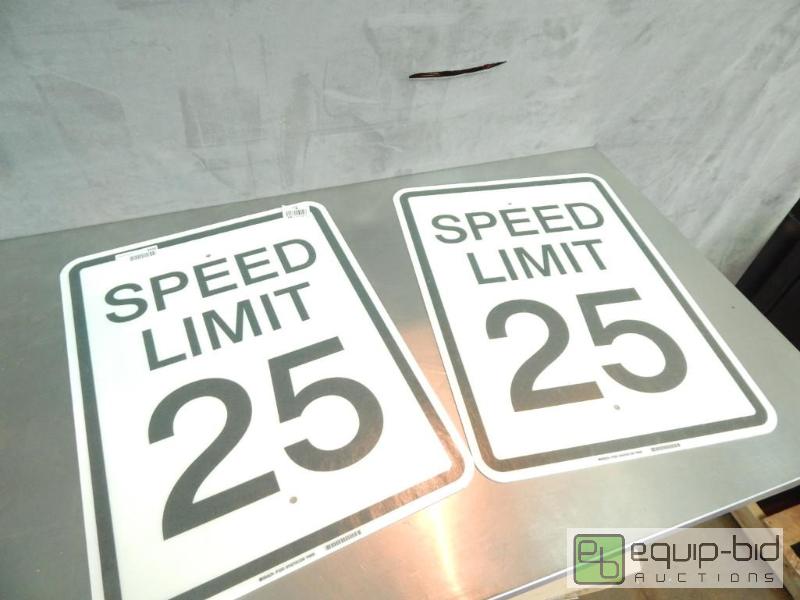 lot 3595 image: 2 Speed Limit Signs