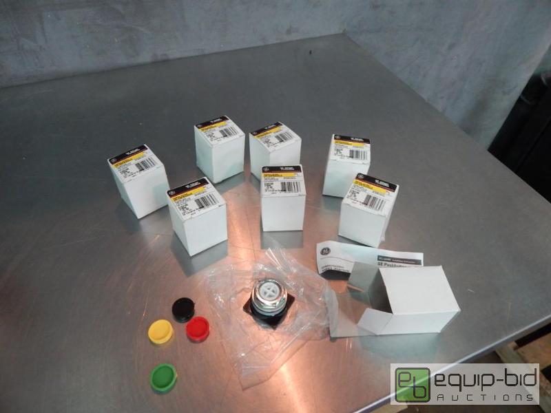lot 3671 image: Lot of GE Pushbuttons