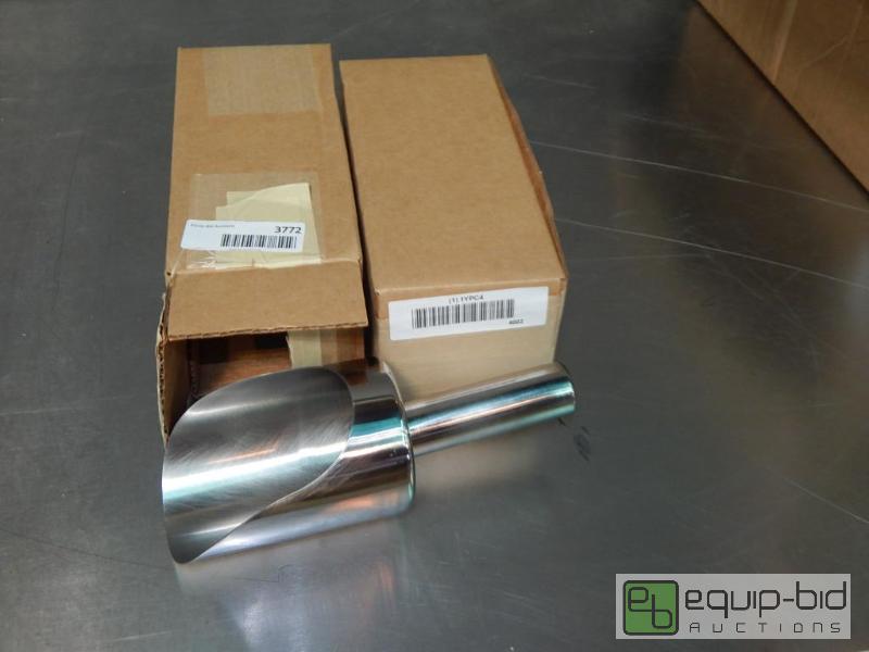 lot 3772 image: Lot of Snilav Scoops