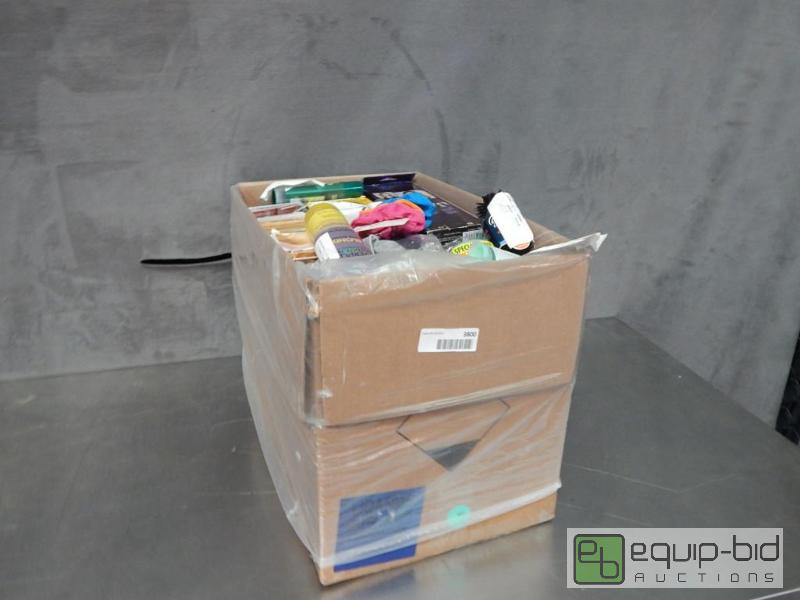 lot 3800 image: Lot of Misc Beauty Products