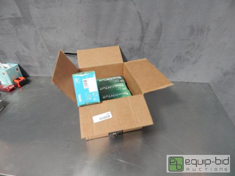 lot 3831 image: Lot of Nitrile Gloves